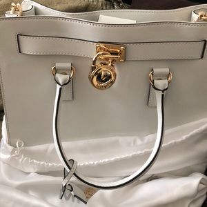 Micheal Kors Purse